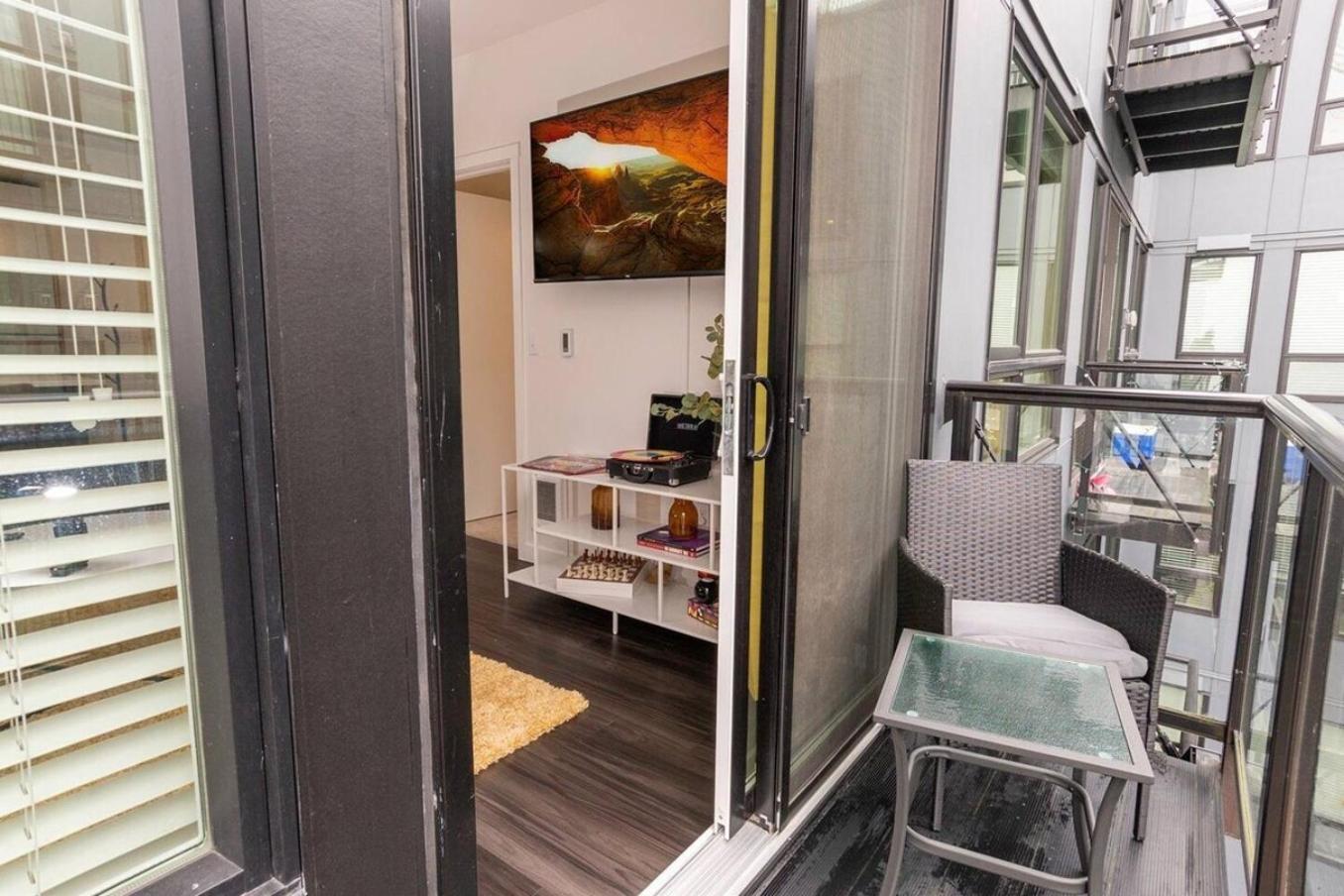 Self Check-In-Washer-Dryer-4Ksmart Tv-King Bed-Gym Tacoma Exterior photo